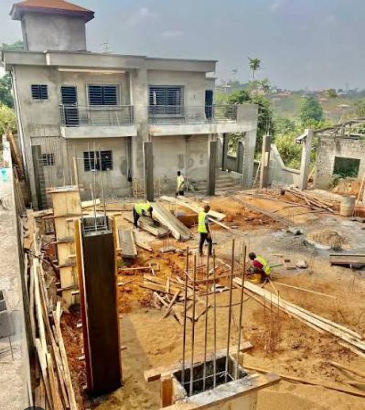 Construction immeuble R+4 à Bafoussam - BTP SEG SARL